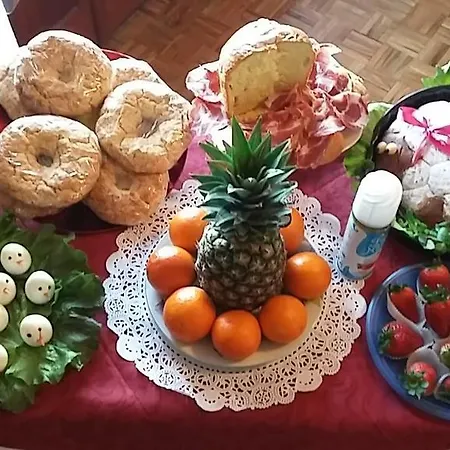 Velia Bed & Breakfast